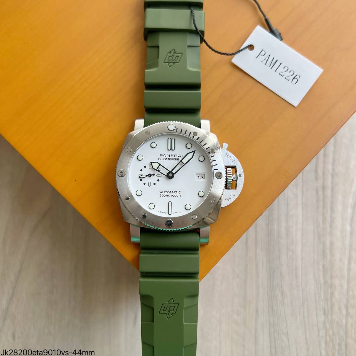 PANERAI SUBMERSIBLE ETA 9010vs SUPER CLONE