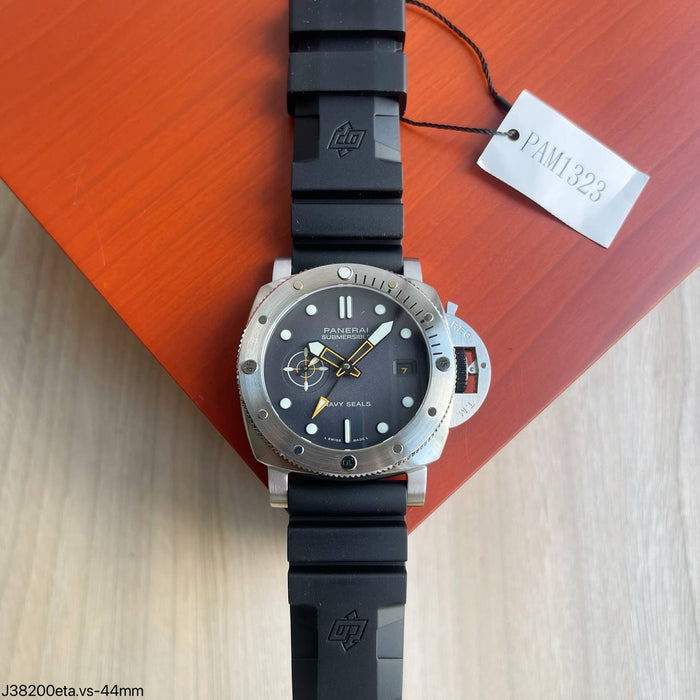 PANERAI SUBMERSIBLE ETA J38200 SUPER CLONE