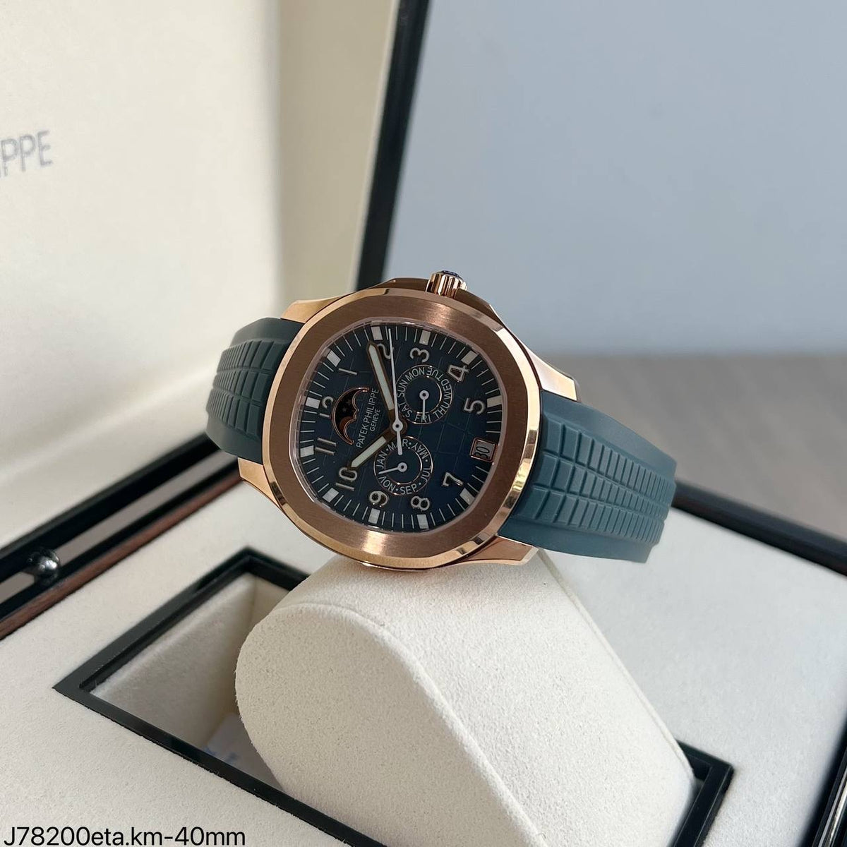 PATEK PHILIPPE AQUANAUT 40MM AZUL 5261R-001 SUPER CLONE