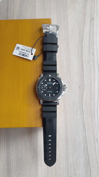 PANERAI SUBMERSIBLE ETA JK68200vs SUPER CLONE